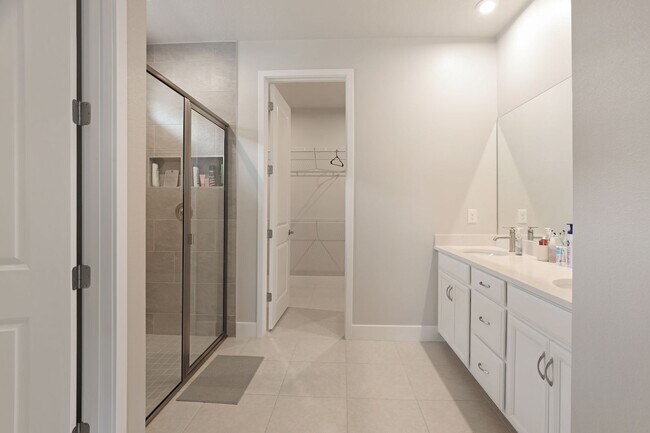Building Photo - 4 Bed 3 Bath Gem In The Sunstone Community In Wellen Park!!!
