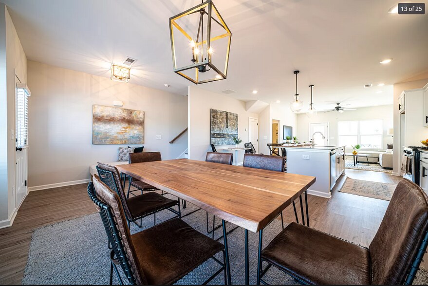 Building Photo - 560 Waterpoint Way