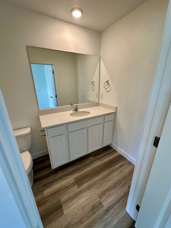 Building Photo - BRAND NEW End Unit Townhome