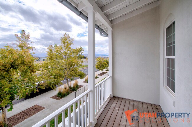 Building Photo - 5348 W South Jordan Pky