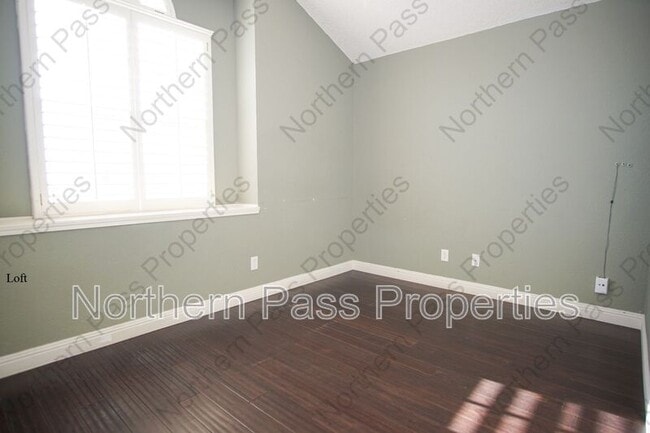 Building Photo - 1516 Cherokee Ridge Dr