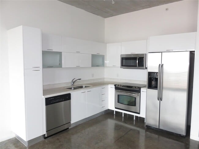 Building Photo - 133 NE 2nd Ave