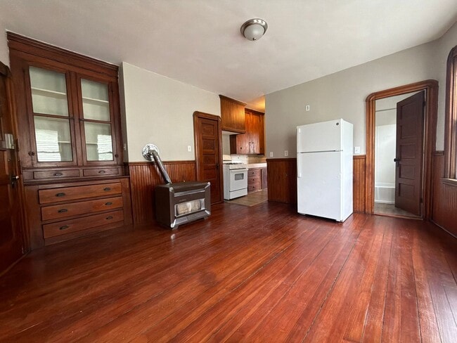 Building Photo - 46 Princeton St