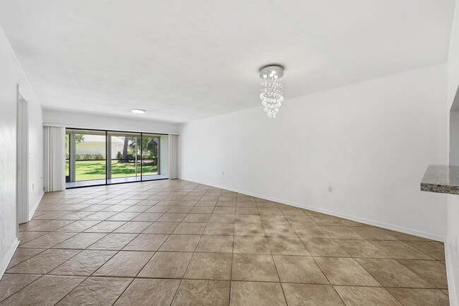 Building Photo - 1231 Commonwealth Cir