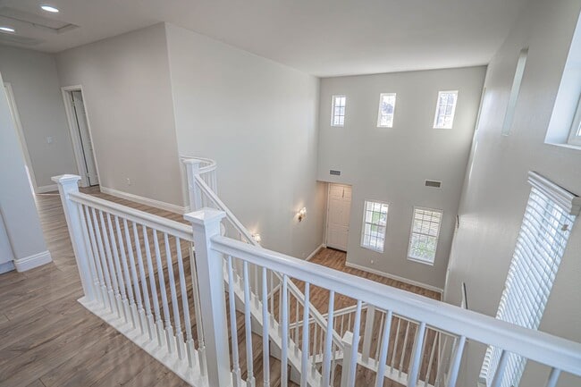 Building Photo - Spacious 4-Bedroom Home with Downstairs Bed/Bath & Full Community Access in Valencia!