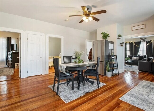 Building Photo - 1037 Cove Rd