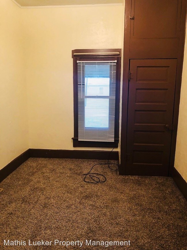 Building Photo - 2 br, 1 bath House - 922 N. Webster #1