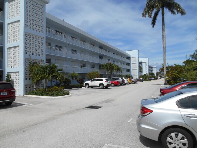 Building Photo - 2016 S Federal Hwy