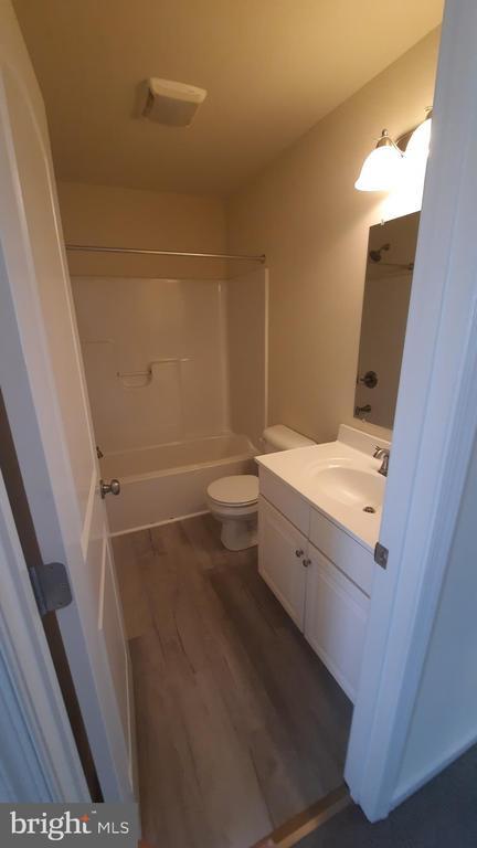 Building Photo - 1039 Admiral's Quay Dr
