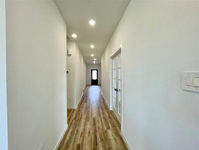 Building Photo - 17202 Coppice Oak Dr