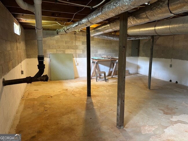 Building Photo - 1402 Dewey St