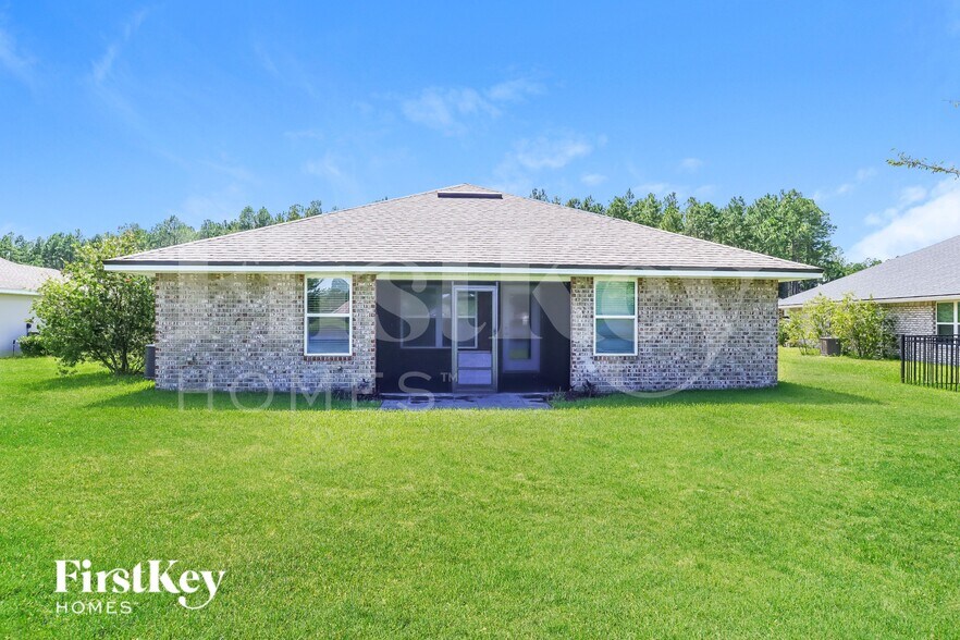 Building Photo - 78109 Saddle Rock Rd