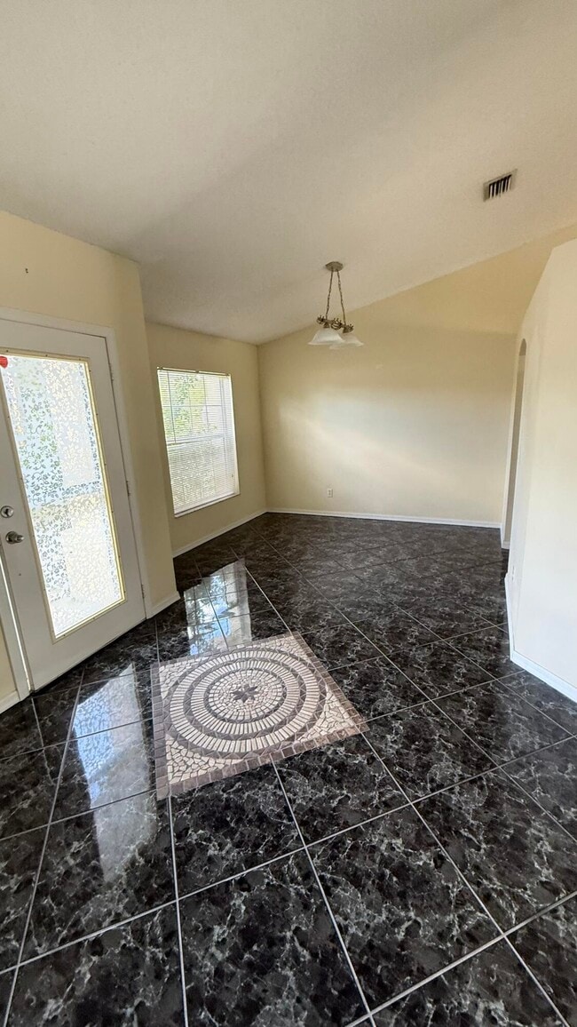 Building Photo - 5529 NW North Lundy Cir