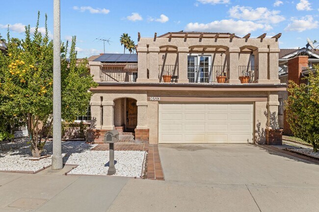 Building Photo - 5 Bedroom 5.5 Bathroom Pool Home in Encino