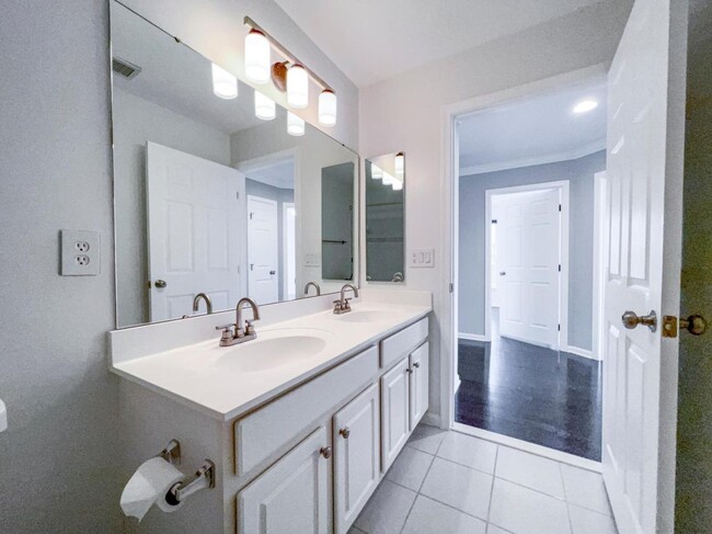 Building Photo - 3909 Beeker Mill Pl