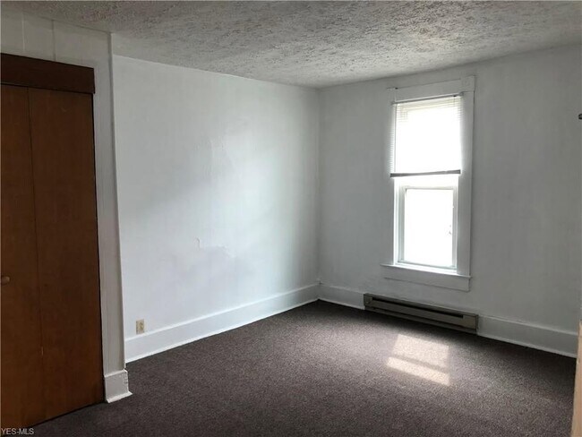 Building Photo - 308 S Jefferson St