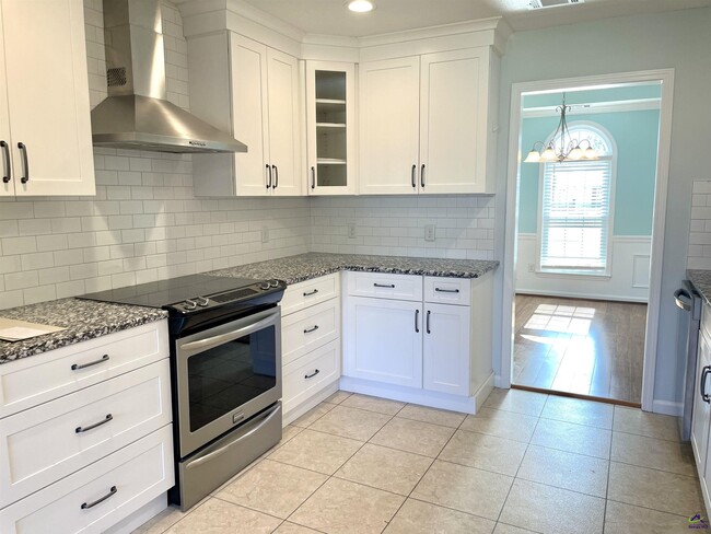 Building Photo - 205 Ellicott Dr