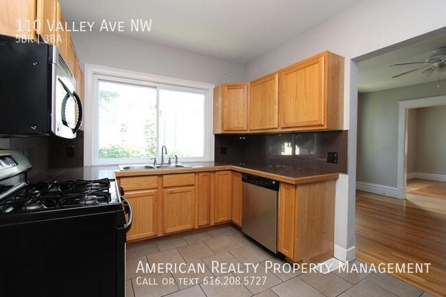 Building Photo - 110 Valley Ave NW