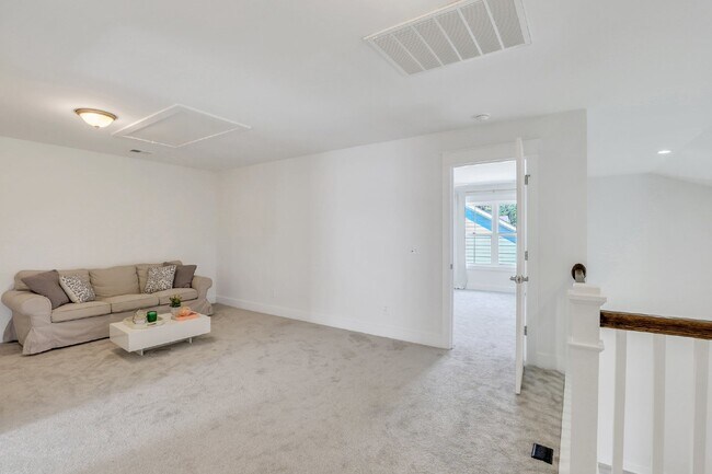 Building Photo - "Lagoon view in Lawton Station - Spacious ...