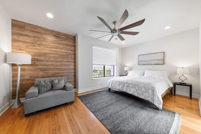 Building Photo - 4301 Vivian St