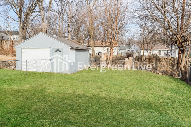 Building Photo - 6784 Franklin St