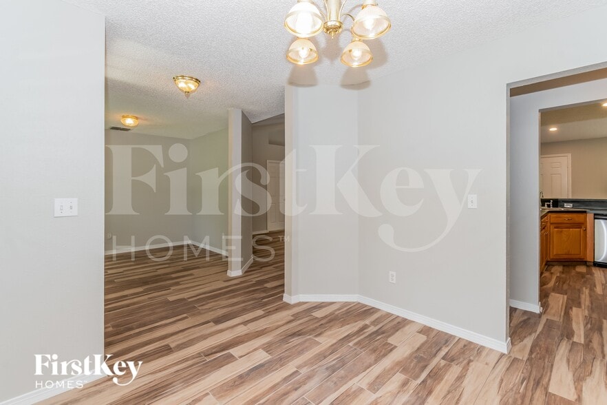 Building Photo - 9759 Redbird Creek Dr S