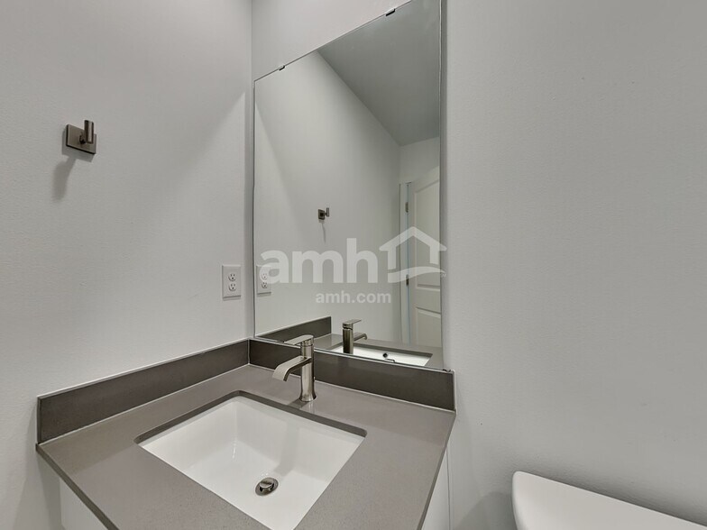 Building Photo - 7285 Arroyo Crossing Pkwy