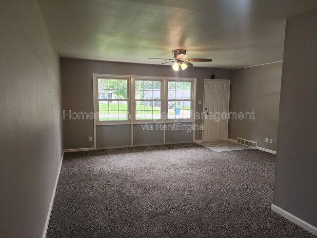 Building Photo - 8339 Buddie Dr