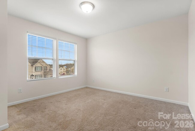 Building Photo - 1009 Alta Wy