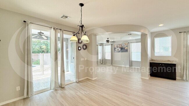 Building Photo - 3945 E Mesquite St