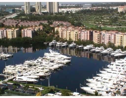 Building Photo - 19707 Turnberry Way