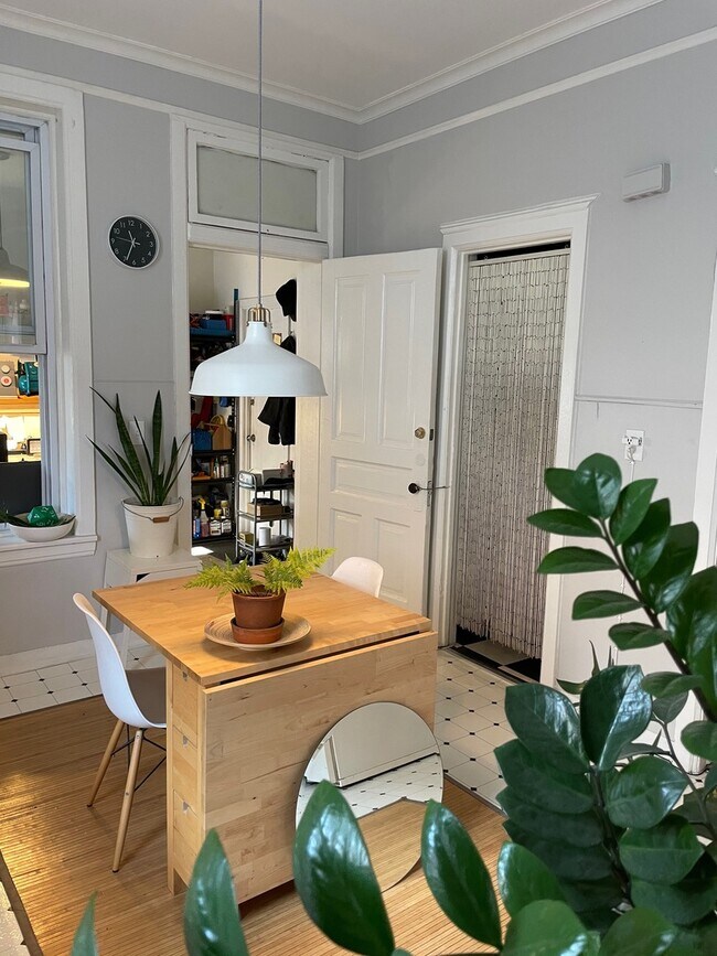 Building Photo - 1222 N Campbell Ave