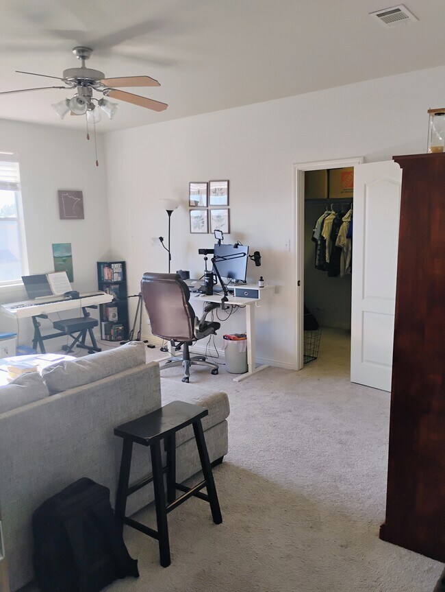 Building Photo - 11121 Silo Valley Dr