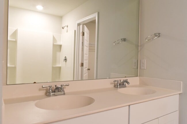 Building Photo - 1057 Saltgrass Way