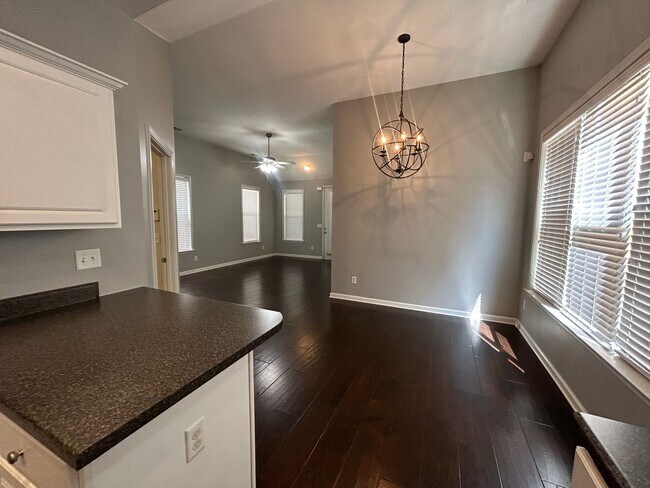 Building Photo - Gorgeous Harbor Island home! Includes all ...