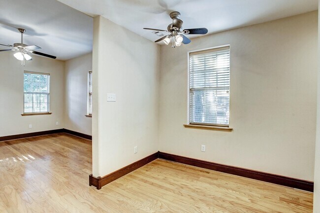 Building Photo - 5250 Eigel St
