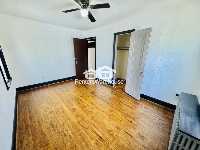 Building Photo - 2104 Lowry Ave N