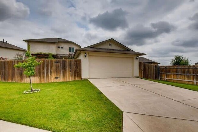 Building Photo - 1428 Bess Cove