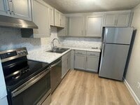 Building Photo - 949 Pleasant Valley Rd