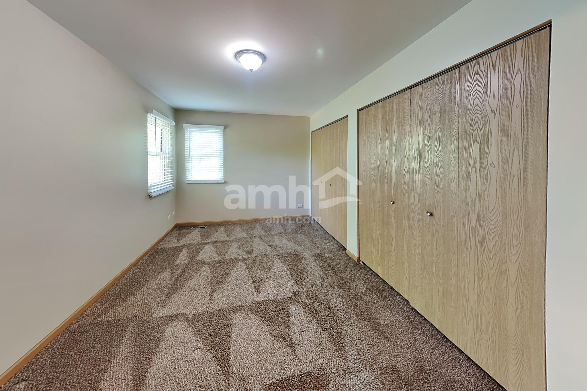 Building Photo - 481 Pheasant Chase Dr