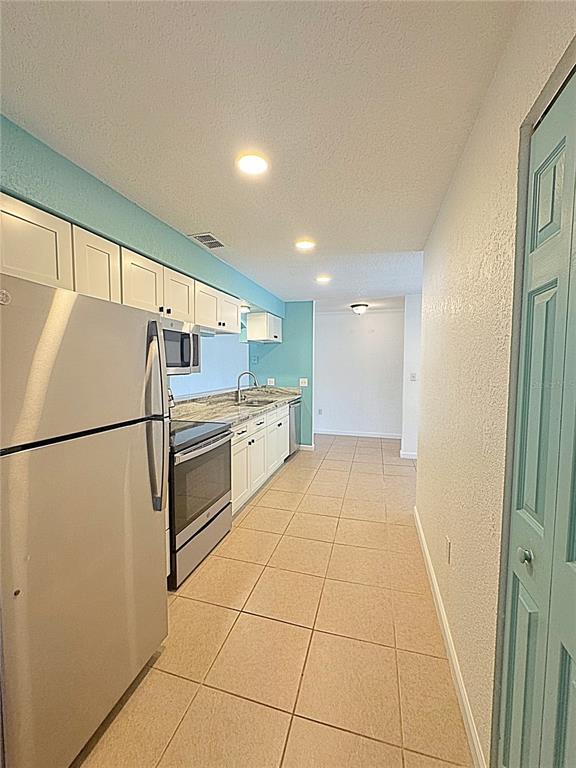 Building Photo - 12261 Sailwinds Dr