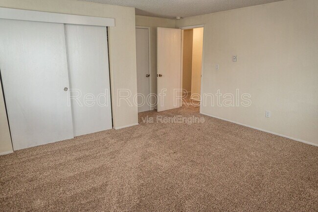 Building Photo - 9620 Maple Ave SW