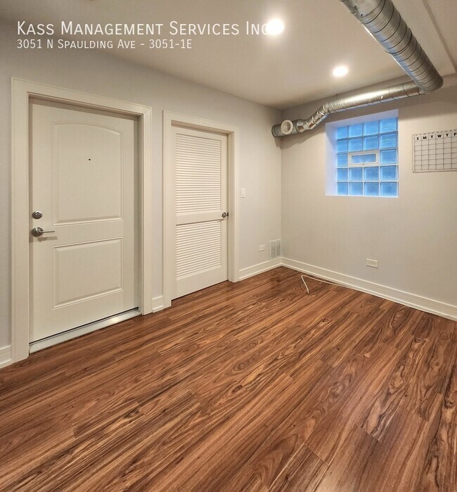 Building Photo - 3051 N Spaulding Ave