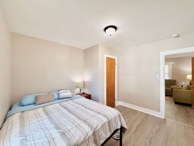 Building Photo - Fully Furnished & Utilities Included -SHORT TERM LEASES AVAILABLE with a premium.