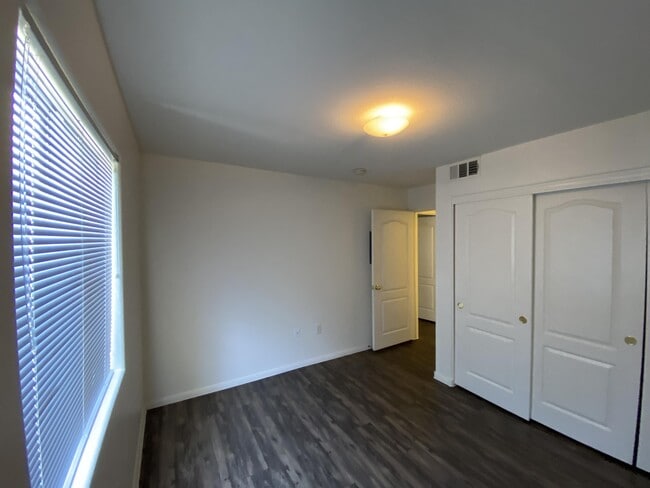 Building Photo - 3980 E Owens Ave