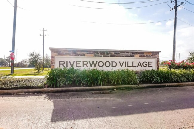 Building Photo - 5207 Riverwood Dr