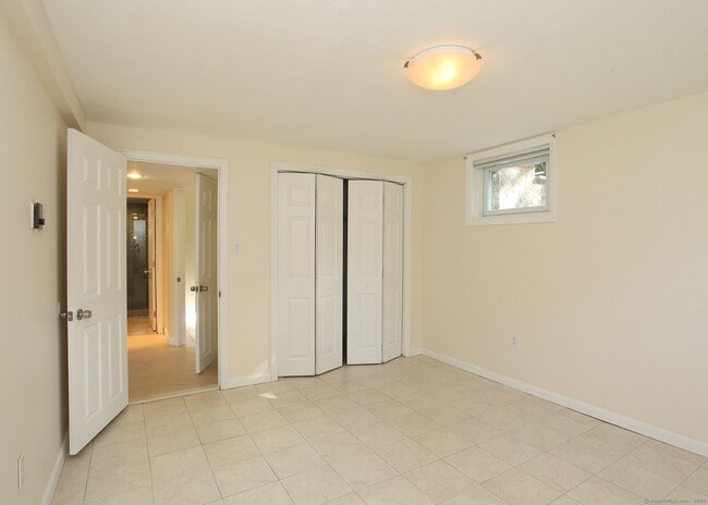 Building Photo - 29 Lavelle Ave