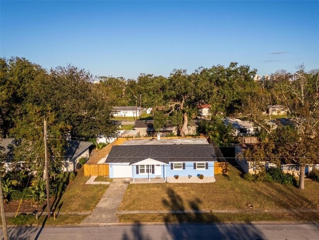 Building Photo - 2203 Nottingham Rd