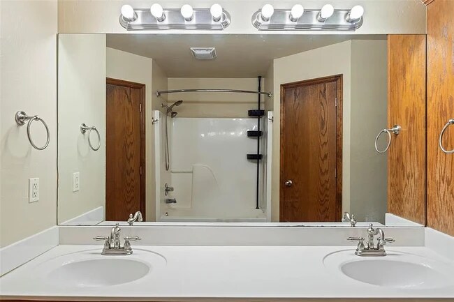 Building Photo - 11644 Country Vw