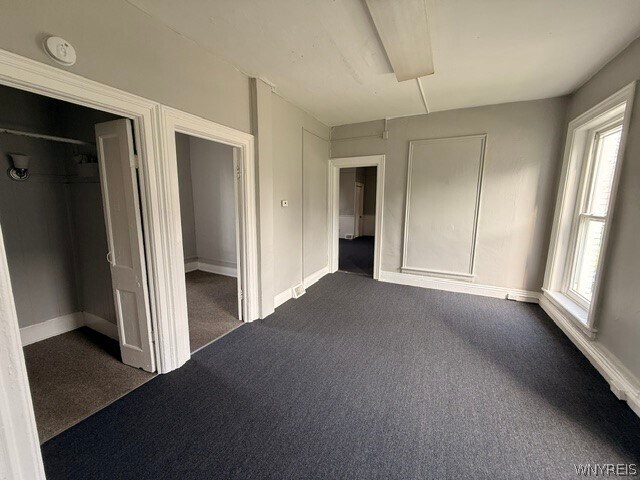 Building Photo - 491 Emslie St